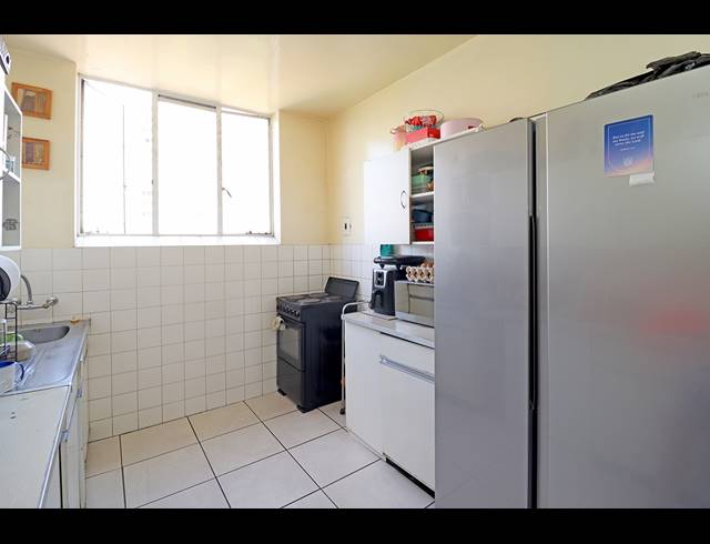 2.5 BEDROOM APARTMENT FOR SALE IN BEDFORD GARDENS